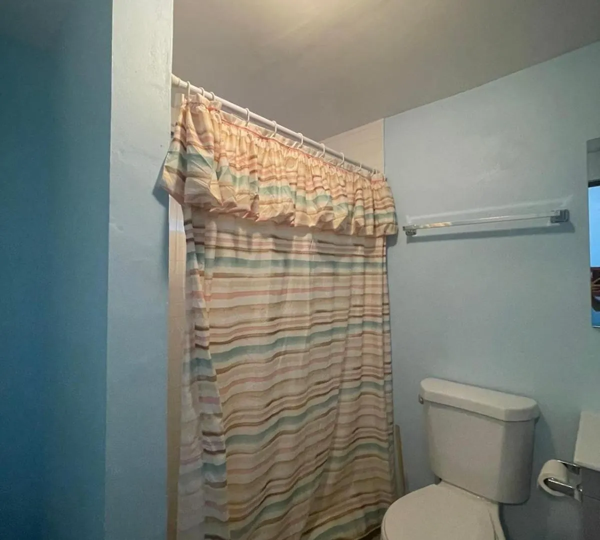 Private Studio Near Beach-Full Bath, Kitchenette, Sleeps 2, Unit 5 圣胡安 公寓